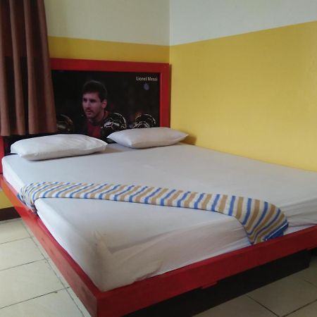 Wisma Bintang Lima Hotel Pekanbaru Buitenkant foto