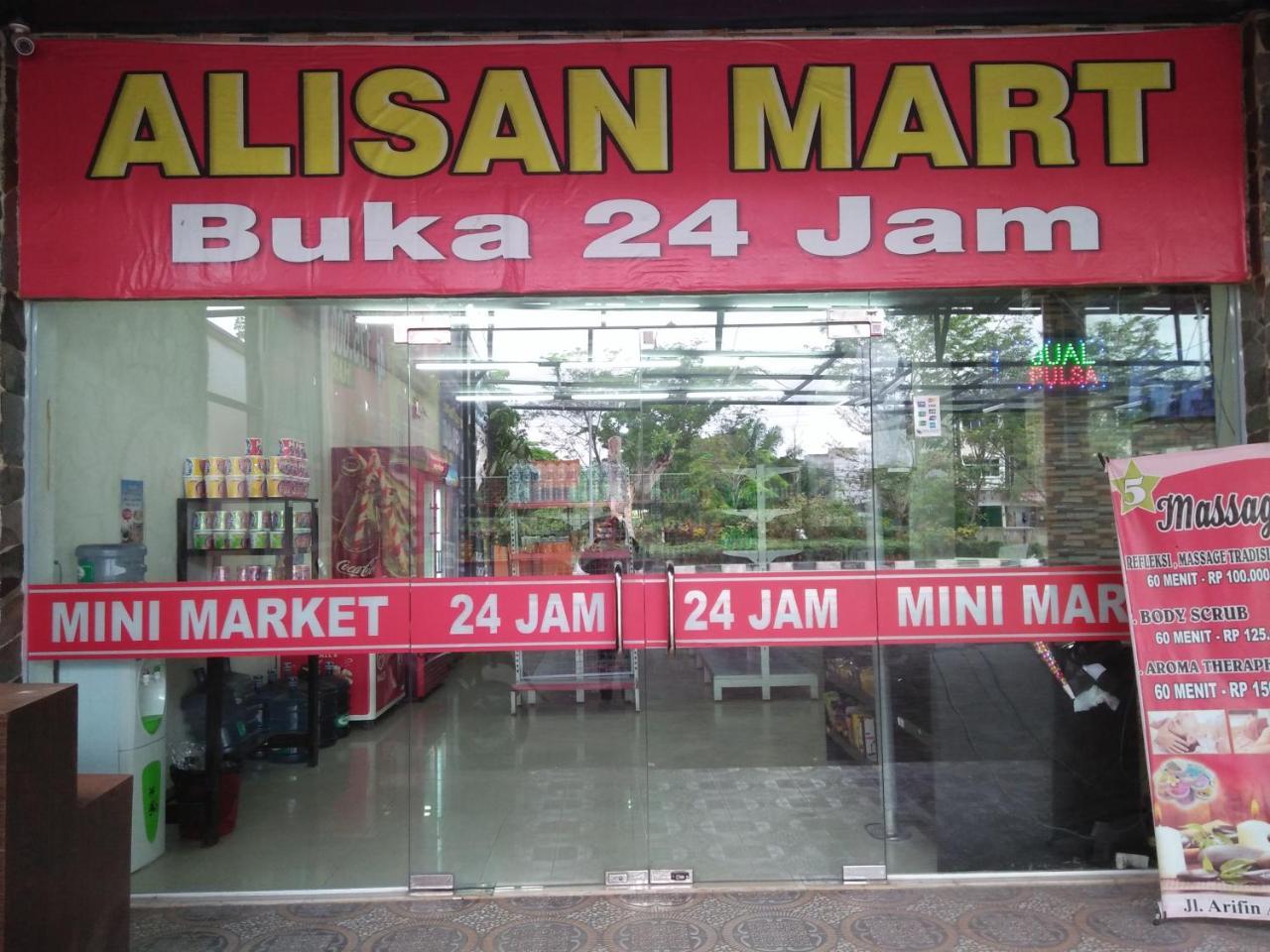 Wisma Bintang Lima Hotel Pekanbaru Buitenkant foto
